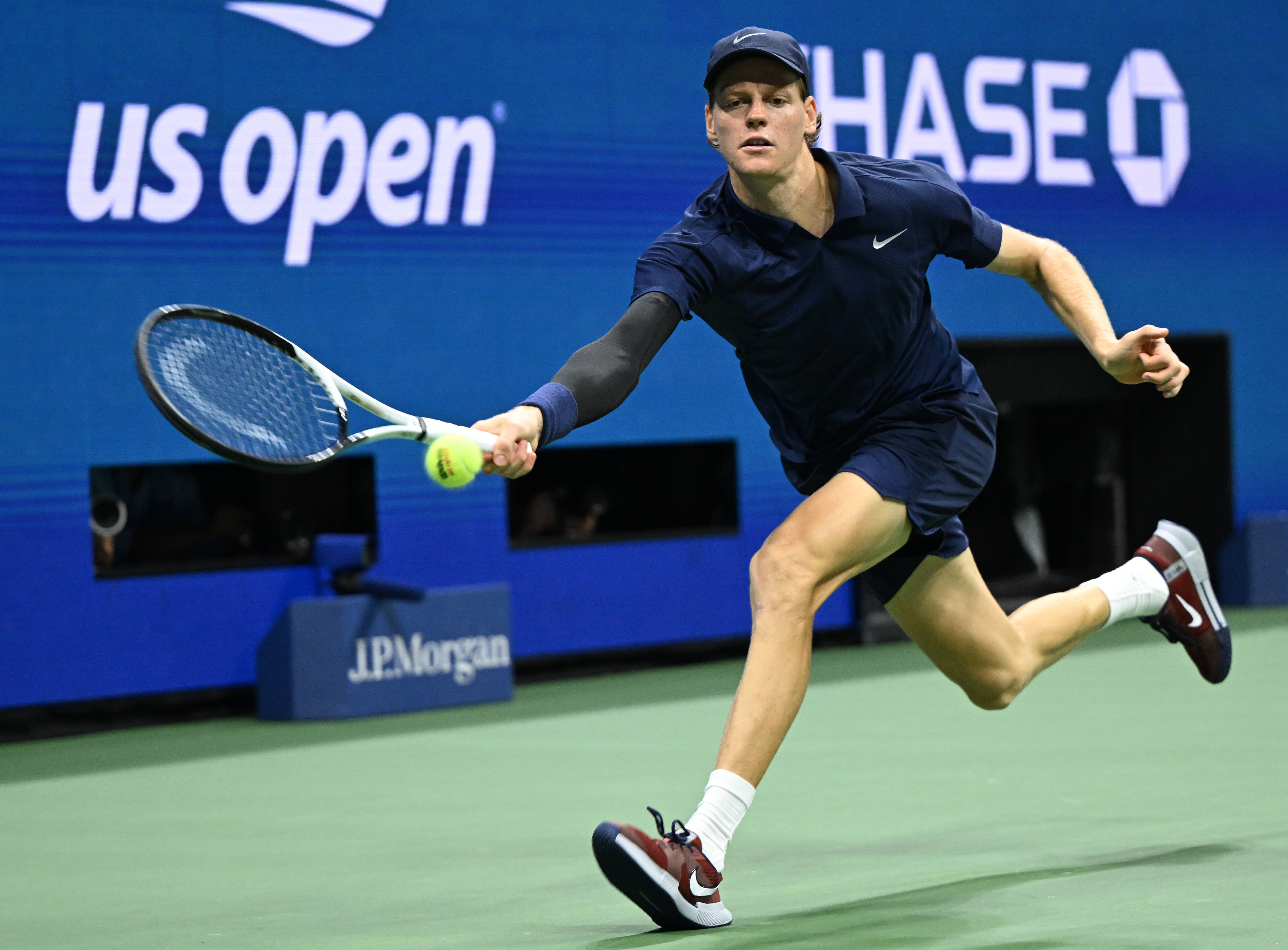 关于澳网完胜美网，辛纳点燃赛场的信息