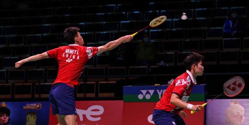 包含泰国队碾压韩国队，黄鸭组合带队取胜的词条