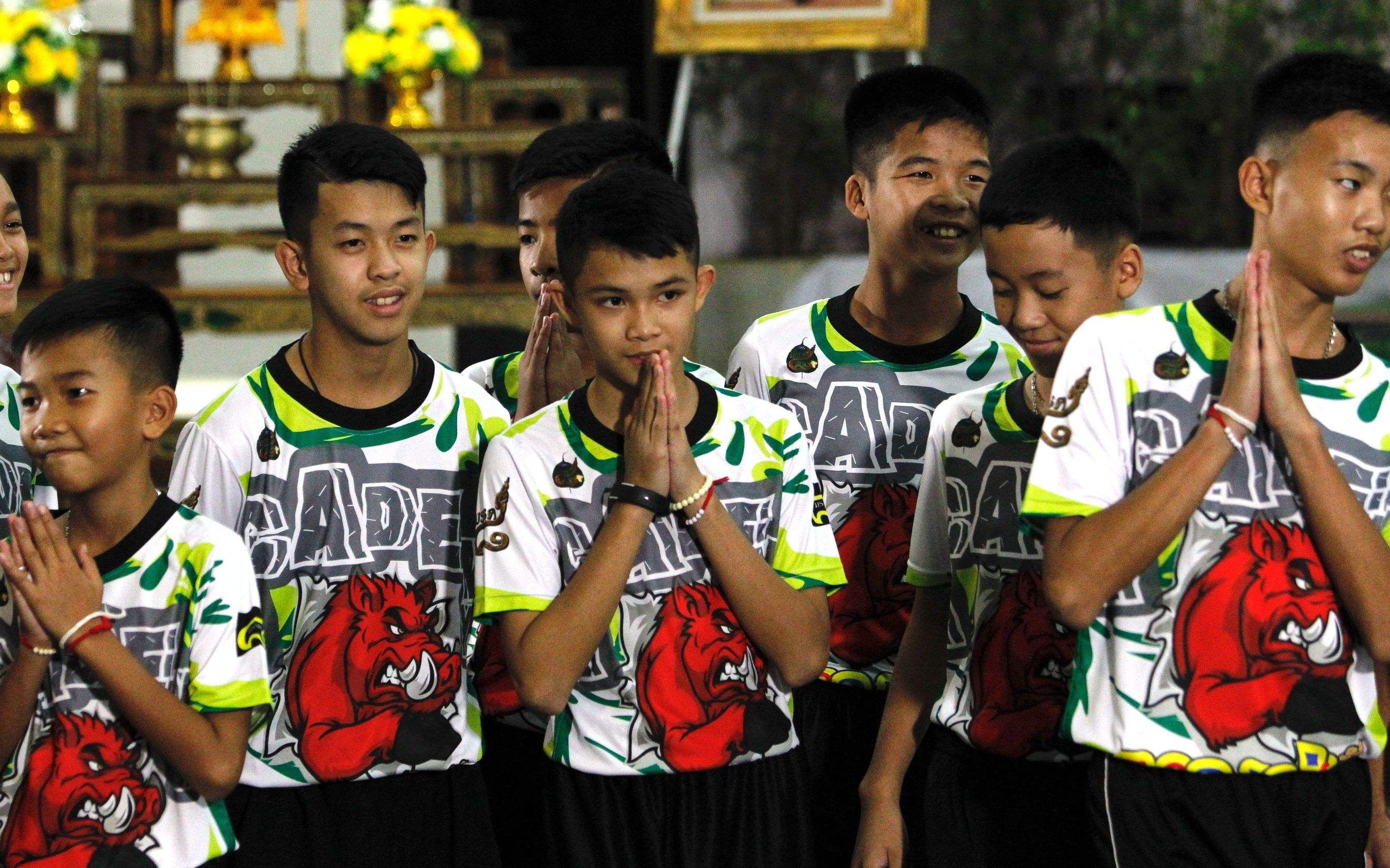 包含泰国队碾压韩国队，黄鸭组合带队取胜的词条