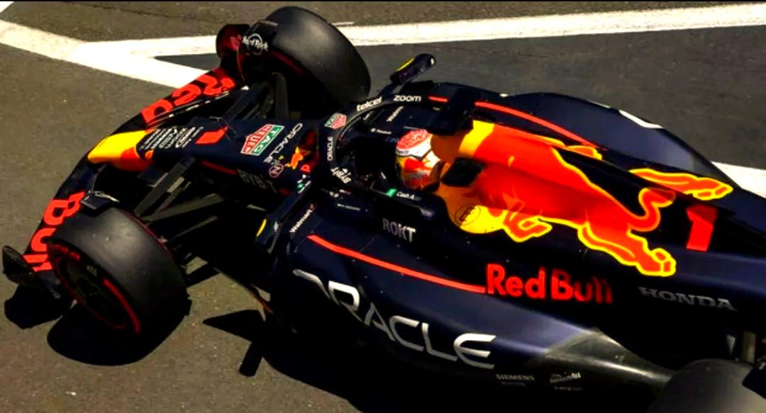 开云体育平台APP-雷诺车队绝杀红牛车队，汉密尔顿扛起全队